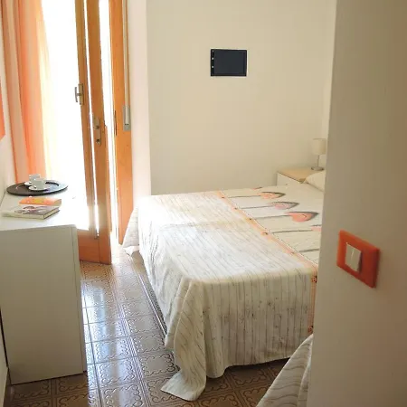 Luminous Seaside Flat For 4 Guests - Beahost Bibione