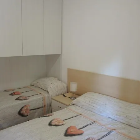 Luminous Seaside Flat For 4 Guests - Beahost